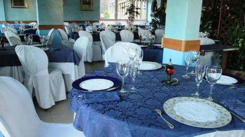 Restaurant, Hotel Carillon in Lavena Ponte Tresa
