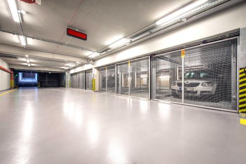 Quiet & new apartment near city center with garage, Praha (fotografie 7)