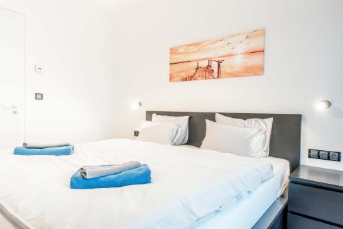 Quiet & new apartment near city center with garage, Praha (fotografie 5)