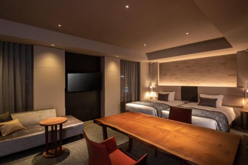 Premier Twin Room with Washing Machine - Non-Smoking image 10