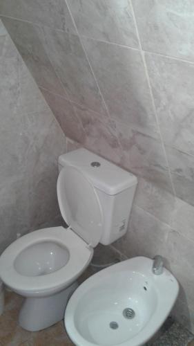 2 bedrooms, 7 beds