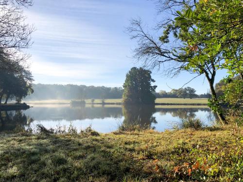 La Garnache Villa Sleeps 20 with Pool and WiFi gîte à louer Machecoul-Saint-Même