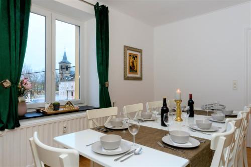 Zythogite Appartement 9 personnes, jardin, bbq in Tintigny