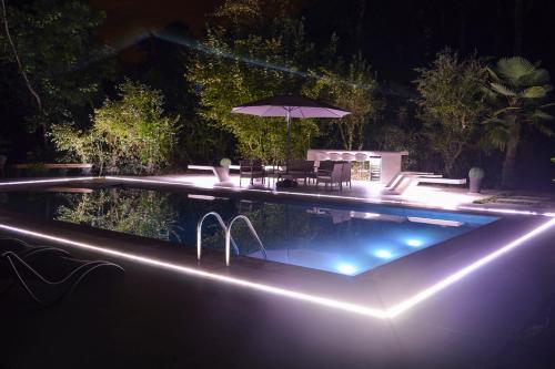 Roquebrune Villa Sleeps 8 with Pool Air Con and WiFi gîte à louer Fossés-et-Baleyssac