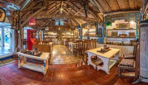 Restaurant, Binaria Museum Hotel near Jaring Kitchen & Drinks