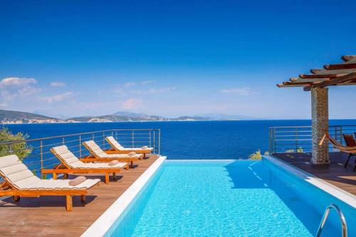  Syvota Villa Sleeps 6 Pool Air Con WiFi in Syvota