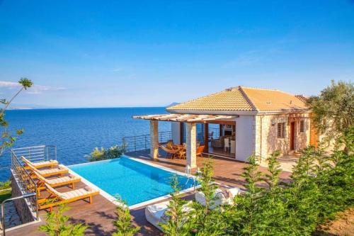  Syvota Villa Sleeps 6 Pool Air Con WiFi in Syvota