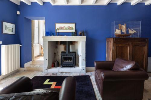 Chizeray Chateau Sleeps 14 Pool WiFi gîte à louer Richelieu