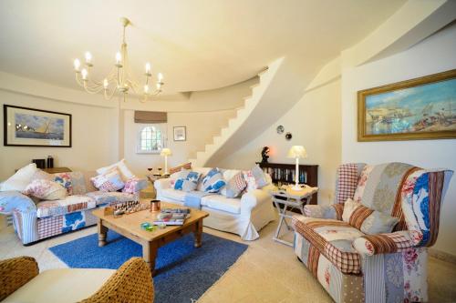  Pyrgi Villa Sleeps 10 Pool Air Con WiFi in Pyrgi