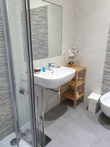 Bathroom, Holidays in Rome - Guesthouse in San Giovanni