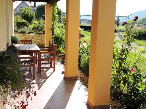 Erkély/terasz, Apartment Borovi in Srbsko