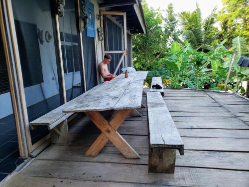 Scorpion Hill Lodge in Dixcove