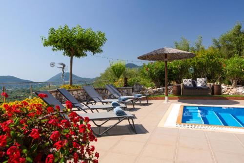  Rachi Villa Sleeps 8 with Pool and WiFi in Ráchi