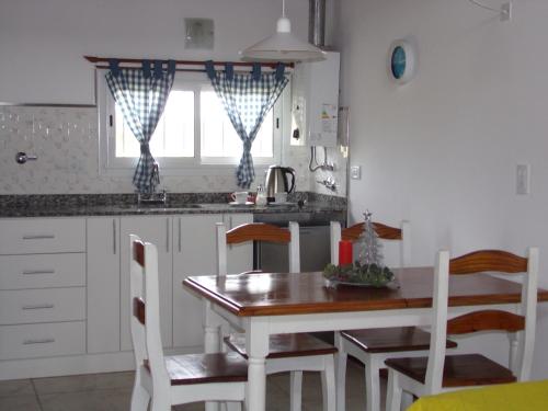 Kitchen, Alma Cabana de Mar in Near Center