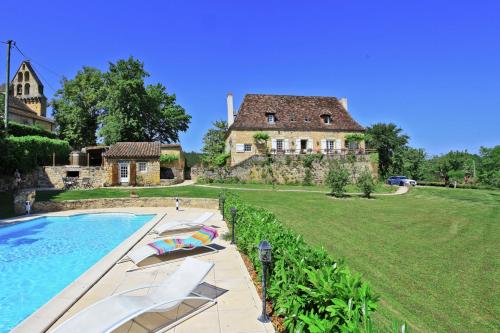 Nadaillac-de-Rouge Villa Sleeps 7 with Pool Air Con and WiFi gîte à louer Le Roc