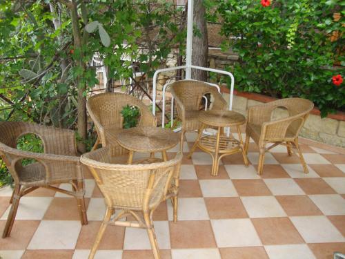 Sea Front Apartment 5 beds with balcony 250 meters from the beach - image 4