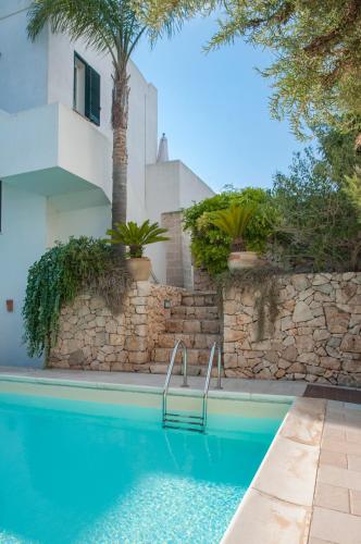 Apartment 2 With Pool And Sea View - image 10