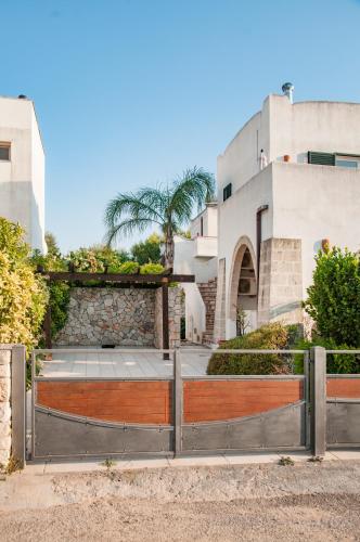 Apartment 2 With Pool And Sea View - image 14