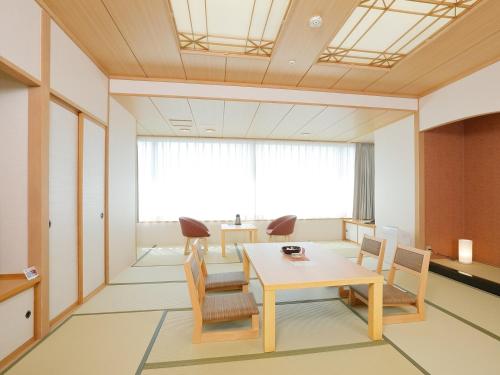 Japanese-Style Room