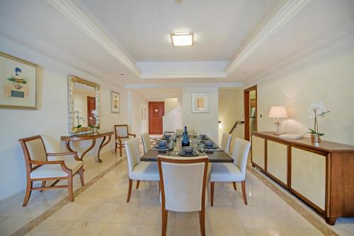 Fairmont Palm Jumeirah Luxurious 3BR Townhouse with Maid's & Private Pool - main image