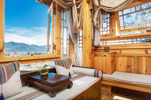 Deluxe Double Room with Castle View image 8