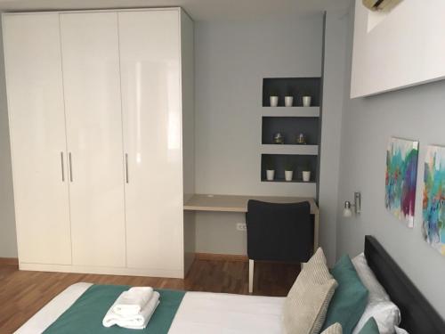 L9 Top Central Rooms and Apartments 2 - image 12