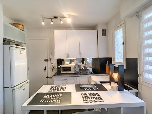 One Bedroom Palm Beach - image 4
