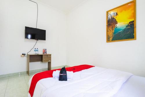 RedDoorz near Universitas Pamulang