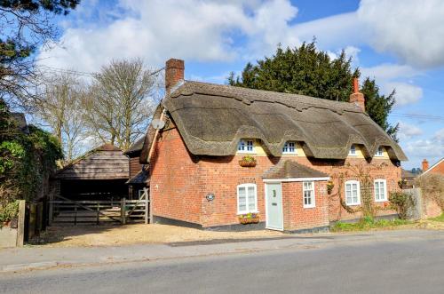 Wimborne Minster Villa Sleeps 8 With Wifi, , Dorset