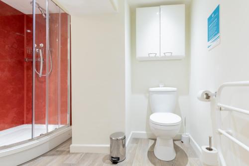 Oasis Apartment - image 6