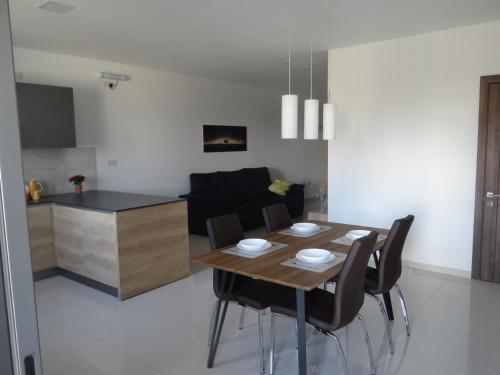 SB3 - Stylish PENTHOUSE - Superb Location Msida