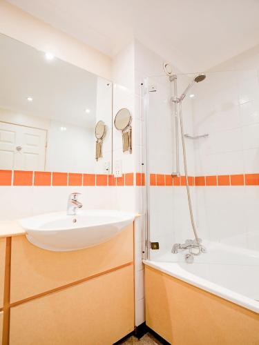 Barony Castle Hotel - image 14
