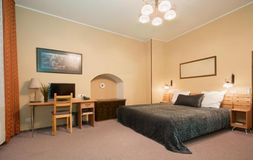 Angel Town Hall Apartments - image 5