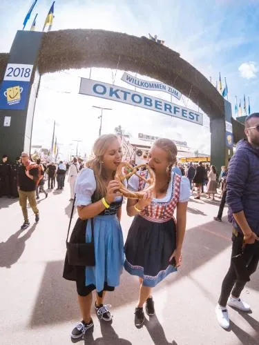 Munich Oktoberfest on a Budget including breakfast in München, Deutschland