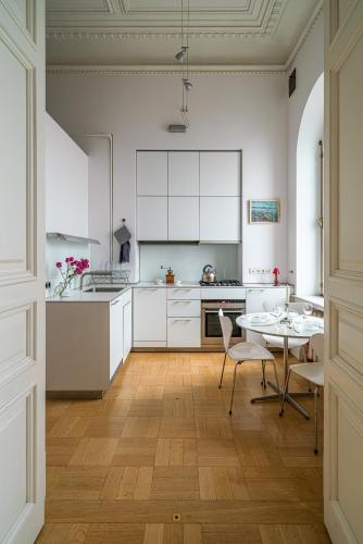 LetYourFlat ''Art Deco'' Aurora view near Auróra cirkáló