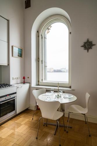 LetYourFlat ''Art Deco'' Aurora view near Auróra cirkáló