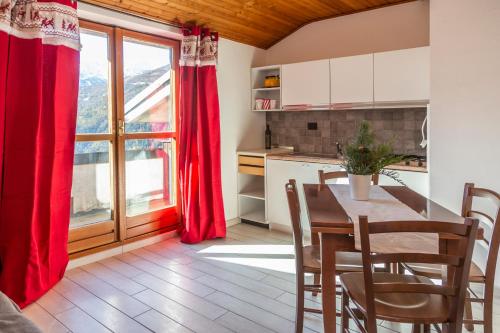  Mountain Apartment in Sauze dʼOulx