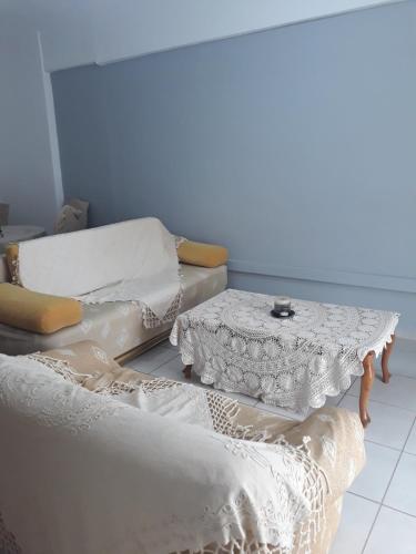  Ζέστη ατμόσφαιρα οικείο περιβάλλον in Pýli
