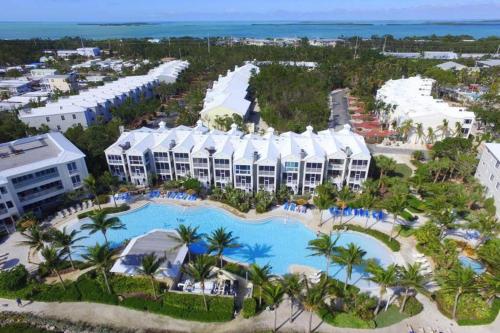 LIC Mgr - MODERN 4 BED 4 BATH VILLA - UPSCALE OCEANFRONT RESORT - INDOOR PICKLEBALL - SPEAKEASY! detail