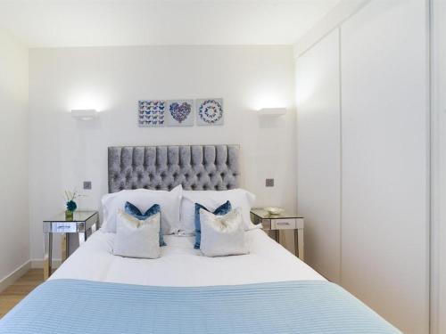 Exclusive Tower Bridge Apartment - main image