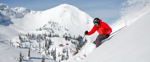 Fernie Slopeside Lodge