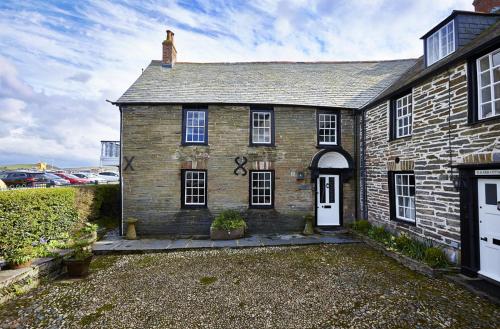 Padstow Villa Sleeps 10 With Wifi, , Cornwall