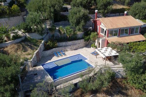  Katavolos Villa Sleeps 4 with Pool Air Con and WiFi in Katávolos