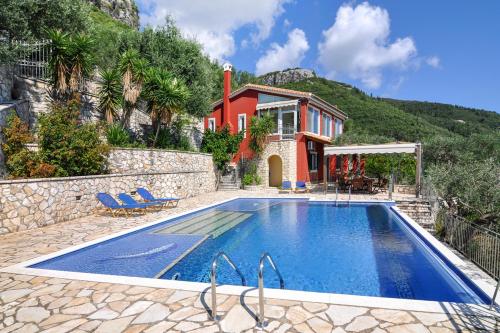  Katavolos Villa Sleeps 4 with Pool Air Con and WiFi in Katávolos
