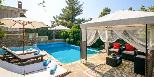  Elia Villa Sleeps 6 with Pool Air Con and WiFi in Elia