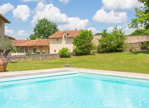 Vieux-Mareuil Villa Sleeps 12 Pool Wifi