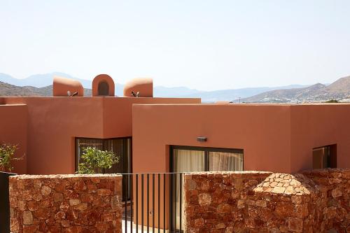  Tsifliki Villa Sleeps 6 with Pool Air Con and WiFi in Kalidhón