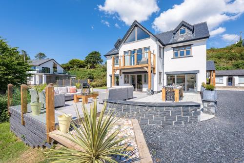 Abersoch Villa Sleeps 14 with WiFi