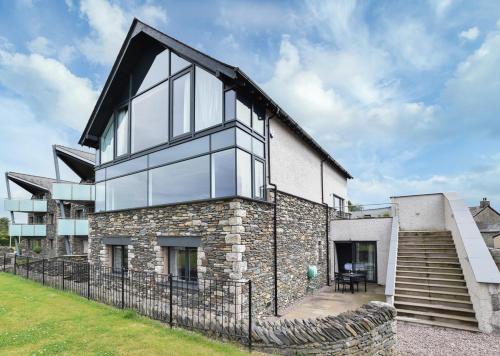 Burneside Villa Sleeps 10 With Wifi, , Cumbria