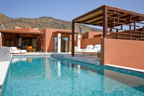  Tsifliki Villa Sleeps 4 with Pool Air Con and WiFi in Kalidhón